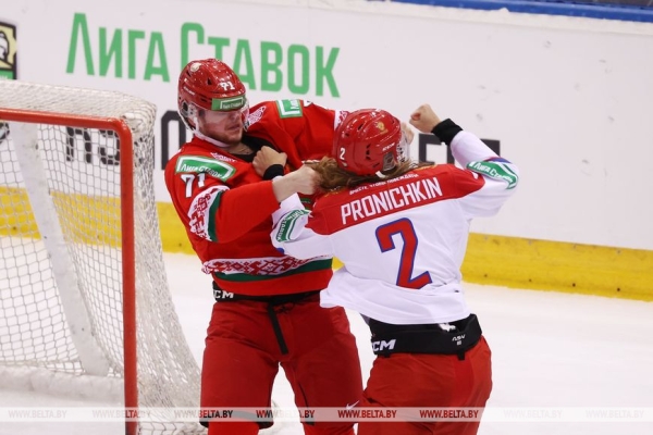 Команда "Беларусь 21" уступила молодежной сборной России на хоккейном Кубке Будущего Команда "Беларусь 21" уступила молодежной сборной России на хоккейном Кубке Будущего