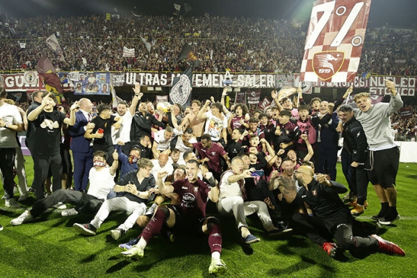 В Серии А есть профессиональный тренер-спасатель – сохранил трех аутсайдеров за три года. Теперь пройдет 300 км пешком до Рима В Серии А есть профессиональный тренер-спасатель – сохранил трех аутсайдеров за три года. Теперь пройдет 300 км пешком до Рима