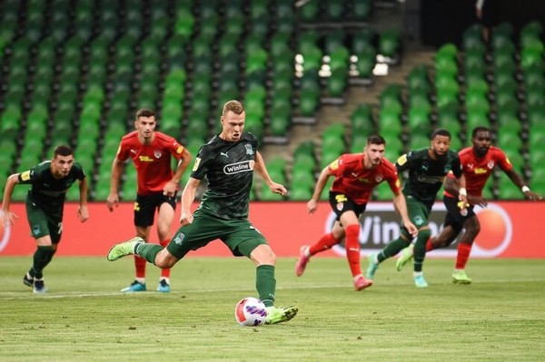 Гончаренко меняет &laquo;Краснодар&raquo;: перешел на более вертикальный футбол из-за трансферов, вывел в лидеры по прессингу и контратакам, но нет стабильности