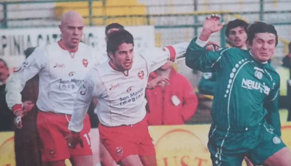 Дважды доводил до истерики, троллил за отсутствие ударов и бесконечно молчал c сигаретой в зубах. Как Кутузов и Земан пересеклись в «Авеллино»