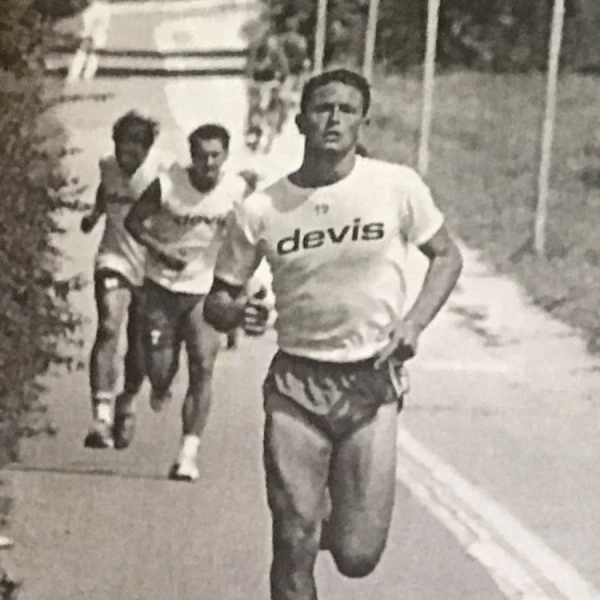 Дважды доводил до истерики, троллил за отсутствие ударов и бесконечно молчал c сигаретой в зубах. Как Кутузов и Земан пересеклись в «Авеллино»