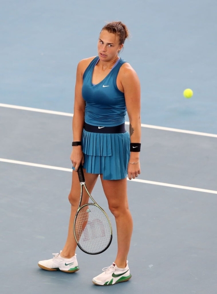 Соболенко целила на большие победы в 2022-м, но пока только влетает явным аутсайдерам при ужасной подаче &ndash; дошло до закрытия комментов в Instagram