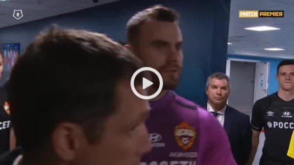 Звонки клубных боссов без ответа – не главный бзик Гончаренко: он уходил в лес во время игры, выгонял с базы Глеба и Филипенко, материл судей, не думая о камерах