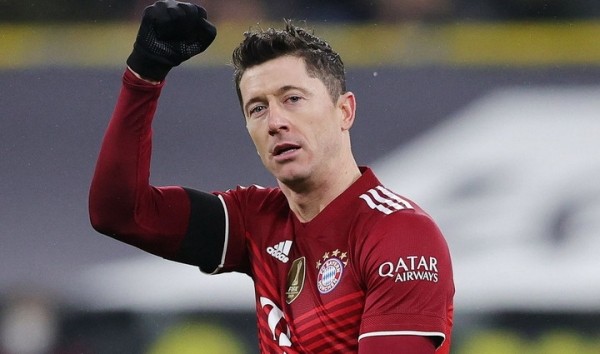 Футбол. Роберт Левандовски признан лучшим игроком 2021 года по версии ФИФА
Футбол. Роберт Левандовски признан лучшим игроком 2021 года по версии ФИФА