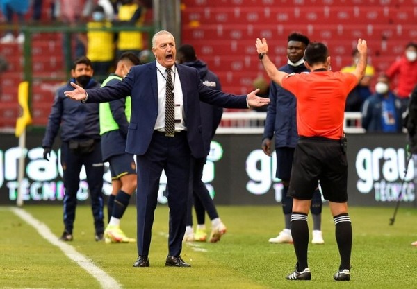 Алиссону дали 2 красные за матч, но ни разу не удалили! ВАР отменил обе