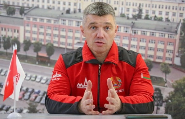 Разное. Сергей Вязович: для нашей команды МАЗ — это как мама с папой. Чего вы от нас ждете — что мы от родителей откажемся?
Разное. Сергей Вязович: для нашей команды МАЗ — это как мама с папой. Чего вы от нас ждете — что мы от родителей откажемся?