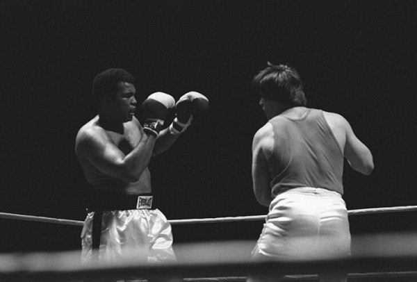 Мохаммед Али был в восторге от СССР: очаровывался советскими людьми и кухней, а подарок от Брежнева называл лучшим в жизни Мохаммед Али был в восторге от СССР: очаровывался советскими людьми и кухней, а подарок от Брежнева называл лучшим в жизни