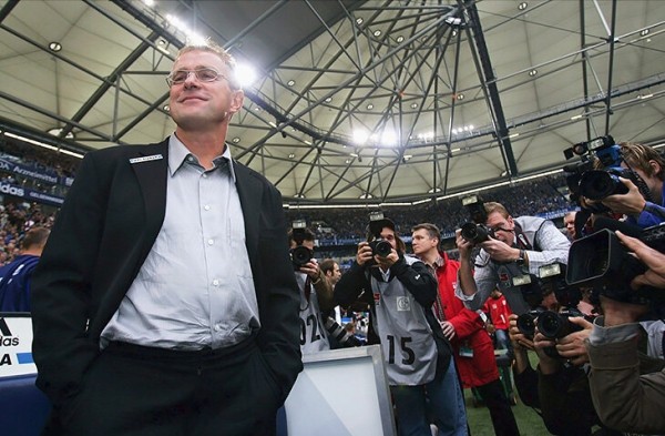 Немецкая школа тренеров – футбольный Хогвартс. Там жесткий отбор (оценивают харизму, а не регалии) и нерушимая дружба