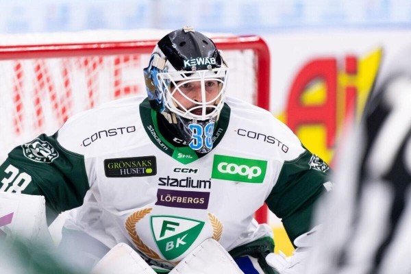 У «Динамо» на выезде один вратарь – нового взять нельзя (зафэйлили по сроку), на подмену пробуют форварда