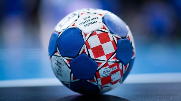 Французы одержали вторую победу на чемпионате Европы по гандболу