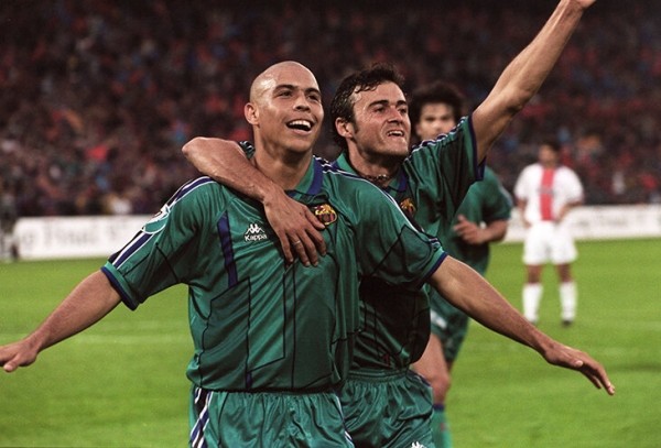 «Роналдо не хотел менять клуб». Политика и агенты погубили «Барсу» Бобби Робсона «Роналдо не хотел менять клуб». Политика и агенты погубили «Барсу» Бобби Робсона