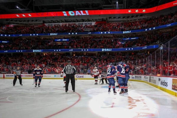 Хоккей.  НХЛ. "Вашингтон" в овертайме одолел "Оттаву", Алексей Протас отыграл почти десять минут
  