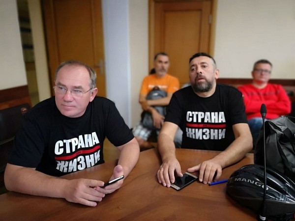 Как звезд беларусского YouTube швыряют за решетку: Ивулин – 11-й из тех, кто получил реальный срок, но 2-й по числу подписчиков (впереди только Тихановский) Как звезд беларусского YouTube швыряют за решетку: Ивулин – 11-й из тех, кто получил реальный срок, но 2-й по числу подписчиков (впереди только Тихановский)