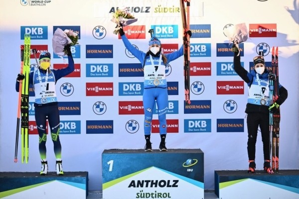 Алимбекова не горела бежать масс-старт первой – одумалась и выдала лучшую гонку сезона. На Олимпиаду полетит второй биатлонисткой планеты Алимбекова не горела бежать масс-старт первой – одумалась и выдала лучшую гонку сезона. На Олимпиаду полетит второй биатлонисткой планеты