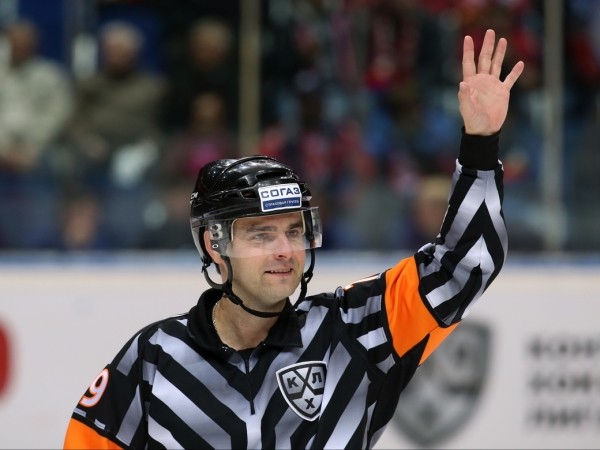 Хоккей.  Белорусский рефери Максим Сидоренко будет обслуживать матчи Олимпиады-2022 в Пекине
 