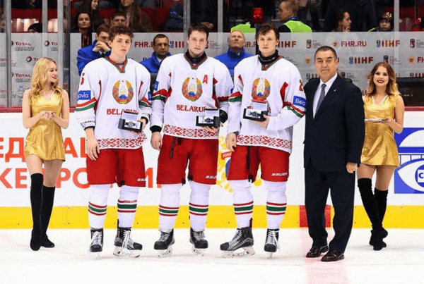 Новый самый молодой беларус в НХЛ – это дебют за «Динамо» в 17, неплохие деньги для школы Баскова, страшная травма на скамейке и та самая съемка для Лукашенко