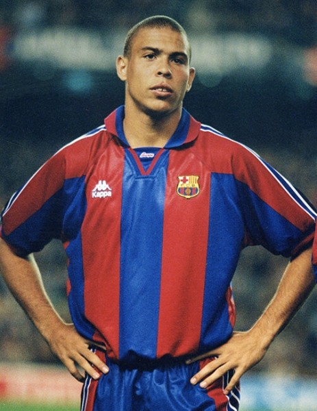 «Роналдо не хотел менять клуб». Политика и агенты погубили «Барсу» Бобби Робсона «Роналдо не хотел менять клуб». Политика и агенты погубили «Барсу» Бобби Робсона