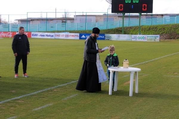 Серьезная заявка на титул-2022 для «Динамо»: священник освятил стадион в Минске. У белфутбола уже есть такой опыт – и высшие силы не подводили