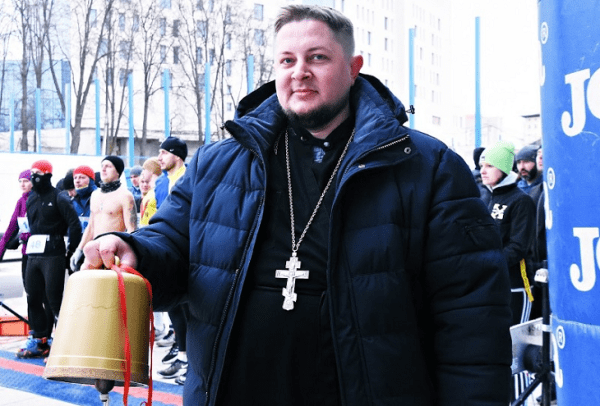 Освящению «Динамо» от функционера БПЦ далеко до самых дивных ритуалов футбола: там режут баранов, закапывают амулеты и даже мочатся посреди поля Освящению «Динамо» от функционера БПЦ далеко до самых дивных ритуалов футбола: там режут баранов, закапывают амулеты и даже мочатся посреди поля