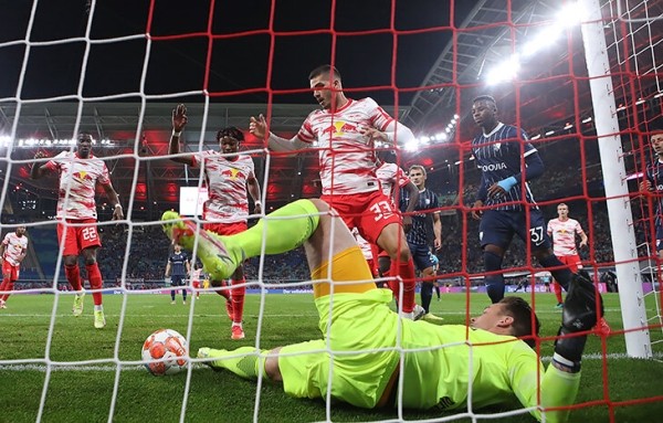 Какие команды самые зрелищные в Европе? В топе внезапно «МЮ» и «Рома» Жозе, а еще много Бундеслиги Какие команды самые зрелищные в Европе? В топе внезапно «МЮ» и «Рома» Жозе, а еще много Бундеслиги