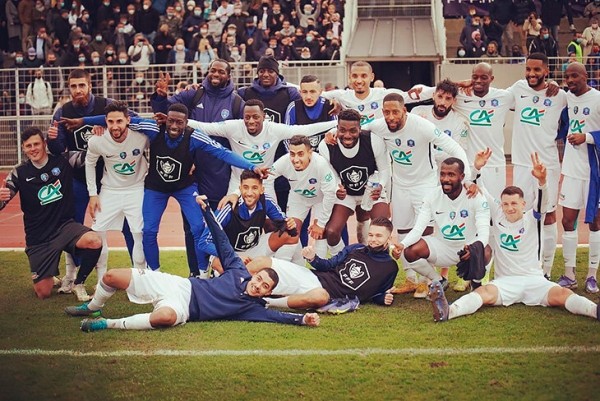 Клубу Д4 Франции нельзя играть дома вечером из-за ценности Версальского дворца – пришлось проводить 1/8 Кубка на выезде, но все равно выбили фаворитов