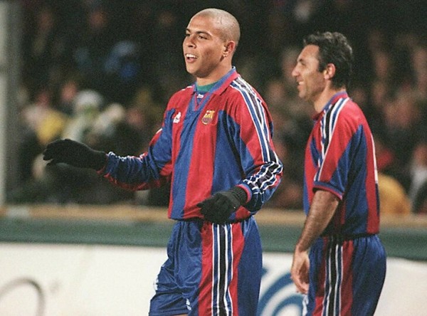 «Роналдо не хотел менять клуб». Политика и агенты погубили «Барсу» Бобби Робсона «Роналдо не хотел менять клуб». Политика и агенты погубили «Барсу» Бобби Робсона