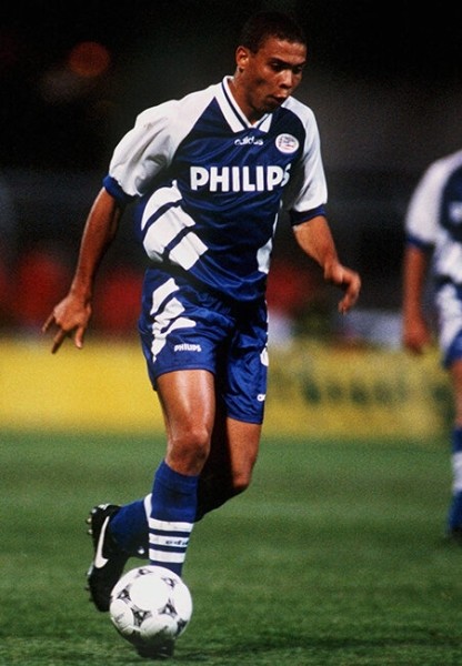 «Роналдо не хотел менять клуб». Политика и агенты погубили «Барсу» Бобби Робсона «Роналдо не хотел менять клуб». Политика и агенты погубили «Барсу» Бобби Робсона