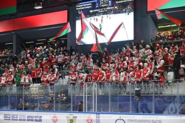 Хоккейная команда Президента победила сборную Могилевской области в матче любительского турнира