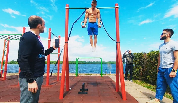 «Монстр воркаута» из Беларуси ставит рекорды Гиннесса: обходится без допинга, много пашет, зарабатывает в IT