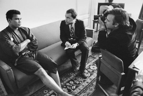 Мохаммед Али был в восторге от СССР: очаровывался советскими людьми и кухней, а подарок от Брежнева называл лучшим в жизни Мохаммед Али был в восторге от СССР: очаровывался советскими людьми и кухней, а подарок от Брежнева называл лучшим в жизни