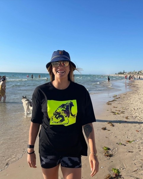 Соболенко целила на большие победы в 2022-м, но пока только влетает явным аутсайдерам при ужасной подаче &ndash; дошло до закрытия комментов в Instagram