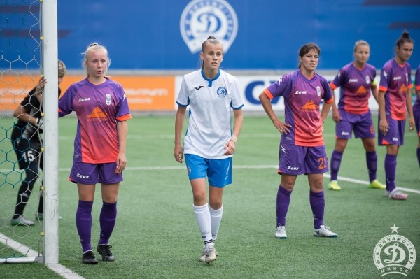 Если футболисты из чемпионата Беларуси уезжают непонятно куда, то футболистки &ndash; в Испанию, Италию, Турцию (трансферы звучат ну очень мощно)