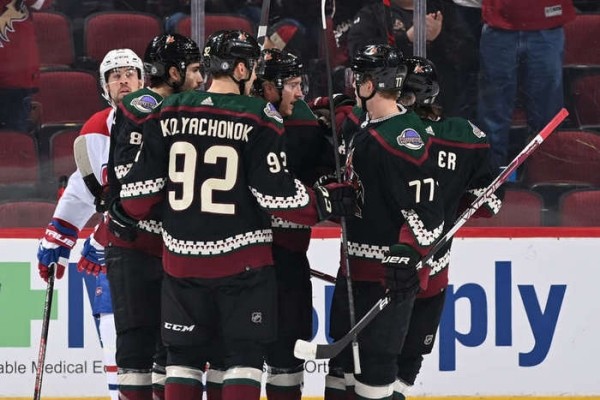 Хоккей.  НХЛ. "Аризона" победила "Монреаль", Владислав Колячонок провел на льду больше 16 минут
  