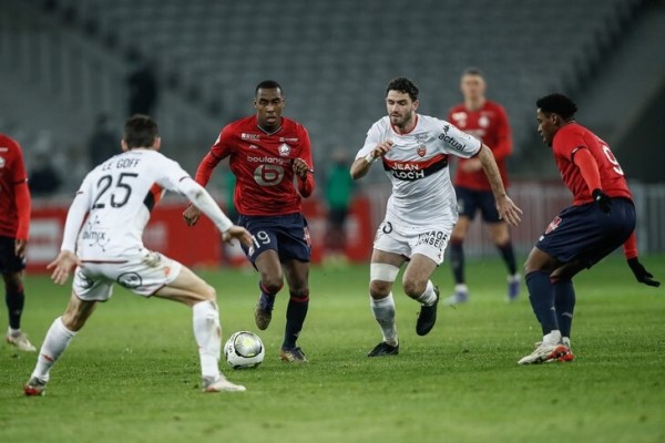 Как живут Коморы, сверкнувшие на Кубке Африки: 20 госпереворотов за 40 лет, половина населения моложе 20, мечты о переезде во Францию