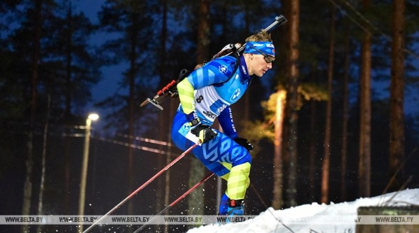 Белорусский биатлонист Антон Смольский занял третье место в гонке преследования этапа КМ
