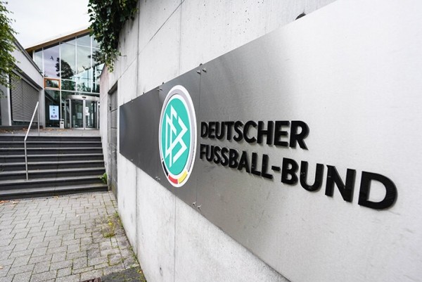 Бундеслигой теперь руководит женщина. Доната Хопфен – медиаменеджер и инноватор, обещает самую цифровую лигу мира Бундеслигой теперь руководит женщина. Доната Хопфен – медиаменеджер и инноватор, обещает самую цифровую лигу мира