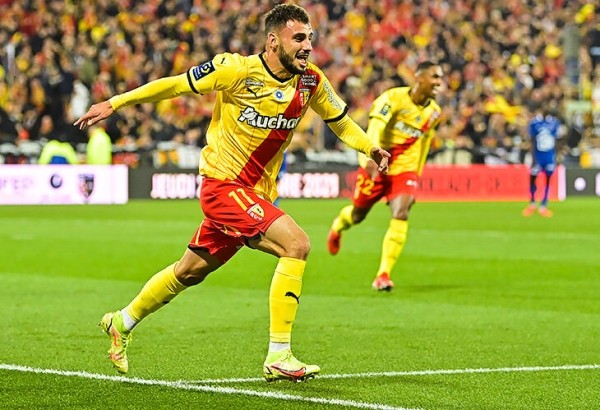 В 20 он раздавал листовки (иногда подменяла мама), в 25 был забракован брестским &laquo;Динамо&raquo;, а в 29 стал лучшим латералем Лиги 1 🤯