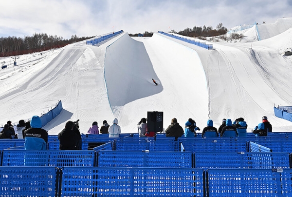 Как выглядят арены Олимпиады-2022? Трасса в ущелье, трамплин на крыше сталелитейного завода, дворец из фильма «Форрест Гамп» Как выглядят арены Олимпиады-2022? Трасса в ущелье, трамплин на крыше сталелитейного завода, дворец из фильма «Форрест Гамп»