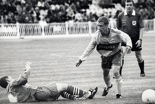 Звонки клубных боссов без ответа – не главный бзик Гончаренко: он уходил в лес во время игры, выгонял с базы Глеба и Филипенко, материл судей, не думая о камерах