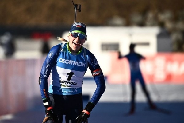 Алимбекова не горела бежать масс-старт первой – одумалась и выдала лучшую гонку сезона. На Олимпиаду полетит второй биатлонисткой планеты Алимбекова не горела бежать масс-старт первой – одумалась и выдала лучшую гонку сезона. На Олимпиаду полетит второй биатлонисткой планеты