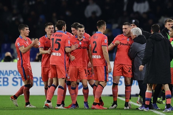 Какие команды самые зрелищные в Европе? В топе внезапно «МЮ» и «Рома» Жозе, а еще много Бундеслиги Какие команды самые зрелищные в Европе? В топе внезапно «МЮ» и «Рома» Жозе, а еще много Бундеслиги