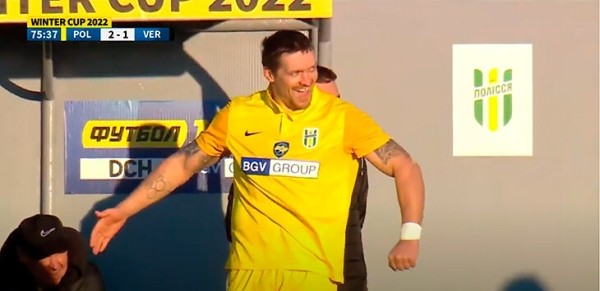 Украинский топ-боксер в 35 выдал приличный дебют за футбольных профи – он занимался почти все детство, пока не вырубил соперника на поле