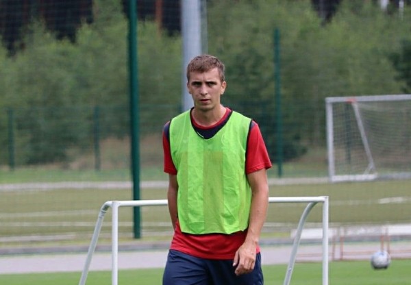 Не только футболисты «вышки» едут из Беларуси. Казахстан, Таджикистан, Мальдивы и даже Крым – какие варианты находят игроки Д2 Не только футболисты «вышки» едут из Беларуси. Казахстан, Таджикистан, Мальдивы и даже Крым – какие варианты находят игроки Д2