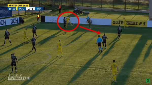 Чемпион мира в боксе Усик дебютировал в украинском футболе: мог забить первым касанием, и даже разогнал опасную атаку Чемпион мира в боксе Усик дебютировал в украинском футболе: мог забить первым касанием, и даже разогнал опасную атаку