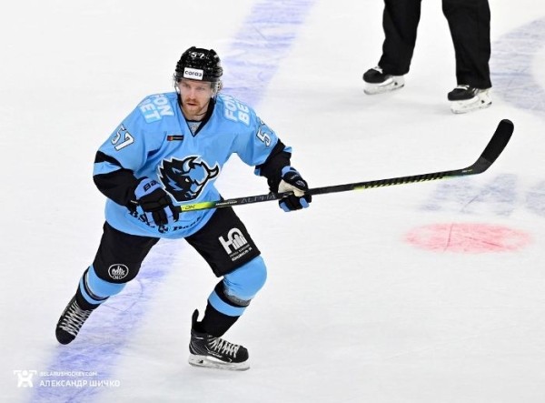 Хоккей.  Антон Линдхольм про карантин: сразу купил себе пазл на 10 000 фрагментов. Это помогло отвлечься
 