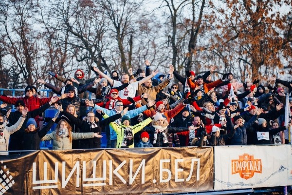 Были готовы к козням АБФФ, не намерены бросать клуб, не верят в войну, но верят в лучшее. Как болельщикам «Крумкачоў» живется в Беларуси