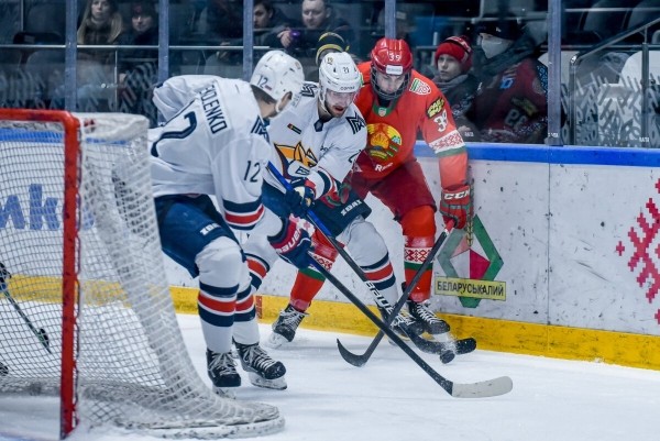 Скауты из НХЛ приехали посмотреть на него в Раубичи, &laquo;Динамо&raquo; хотело заявить в КХЛ. Что за 16-летний беларус дебютировал за сборную в первом звене