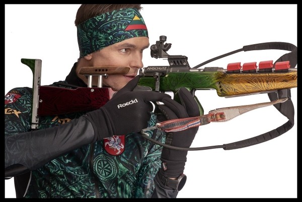 Новая форма олимпийской сборной Литвы по биатлону явно не понравится беларусскому режиму – «Погоня» и отсылки к партизанской войне с Советами