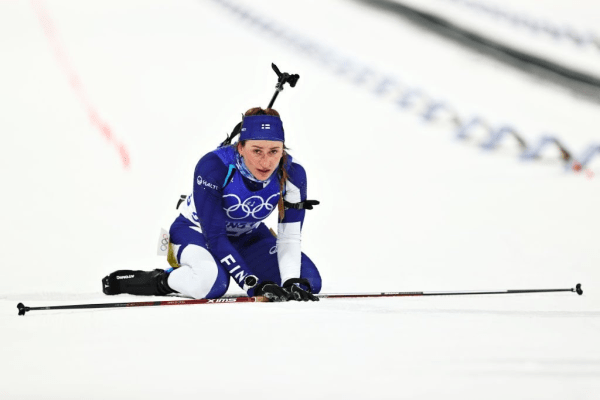 Россияне, которых завезли в Беларусь (25% команды на ОИ!), в Пекине были безнадежно далеки от медалей, но провалились не все, а некоторые и похвалили себя