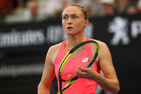 Теннис.  Александра Саснович выиграла первый сет со счетом 6:1, но все же уступила 10-й ракетке мира на турнире в Дохе
 